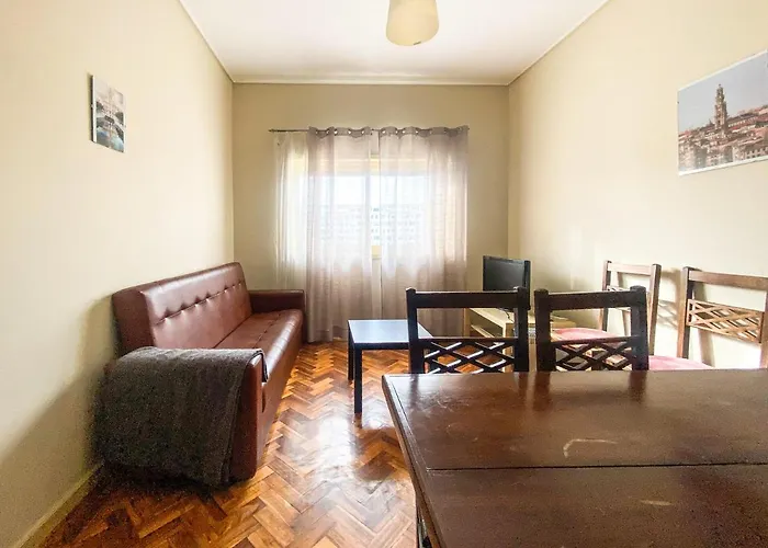 Convenient 3-bedroom Next To Bom Sucesso *