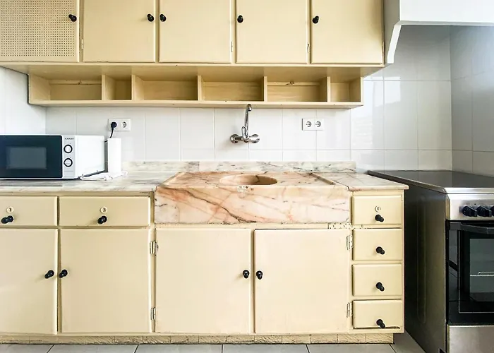 Apartamento Convenient 3-bedroom Next To Bom Sucesso Oporto