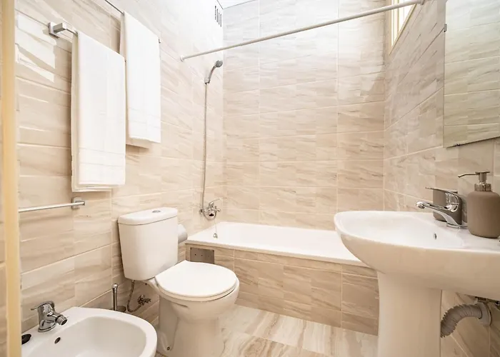 Daire Convenient 3-bedroom Next To Bom Sucesso Porto