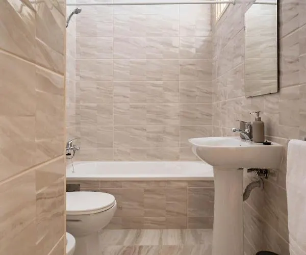 Apartamento Convenient 3-bedroom Next To Bom Sucesso Oporto