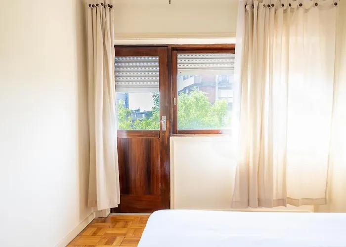 Convenient 3-bedroom Next To Bom Sucesso Oporto