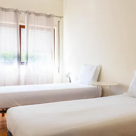 아파트 Convenient 3-bedroom Next To Bom Sucesso 포르투