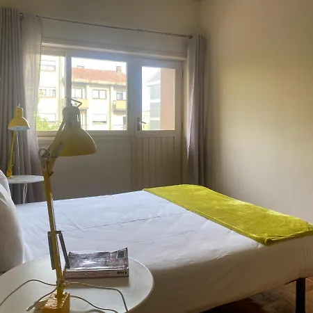 Convenient 3-bedroom Next To Bom Sucesso بورتو